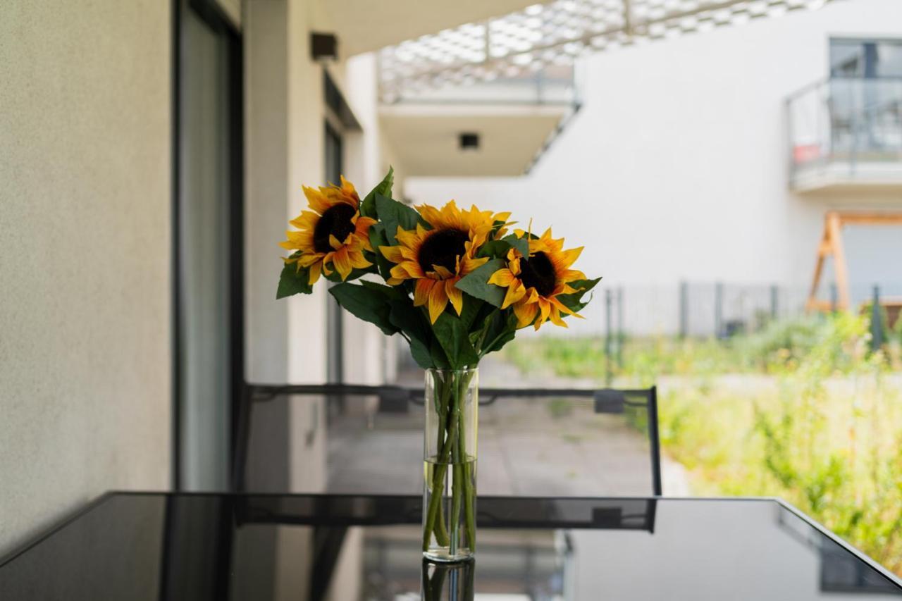 Big Apart - Atal Towers - 3 Rooms - Private Parking Place วรอตซวาฟ ภายนอก รูปภาพ